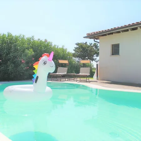 Vista Mare Con Piscina Villa